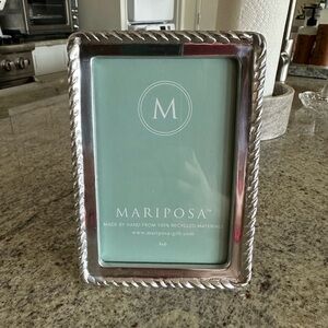 Mariposa silver frame